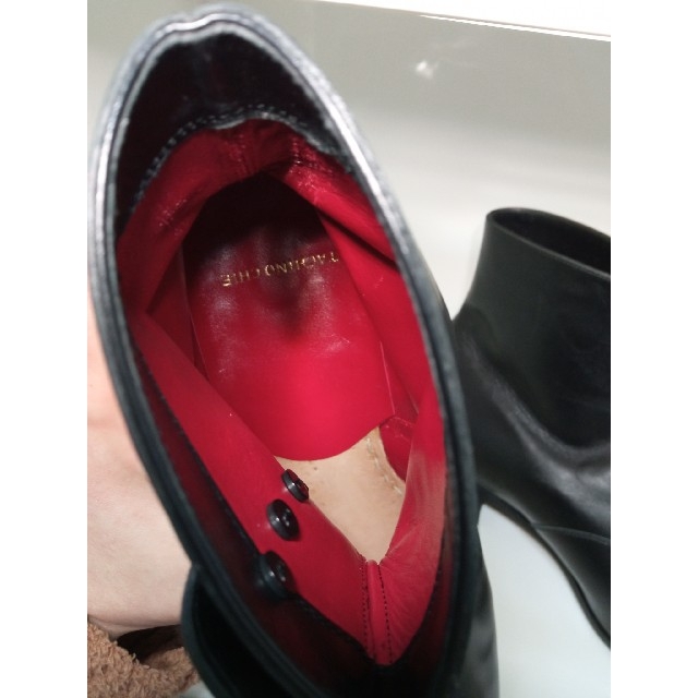【6月末まで出品】TACHINO CHIE タチノチエ ボタンブーツ レディースの靴/シューズ(ブーツ)の商品写真