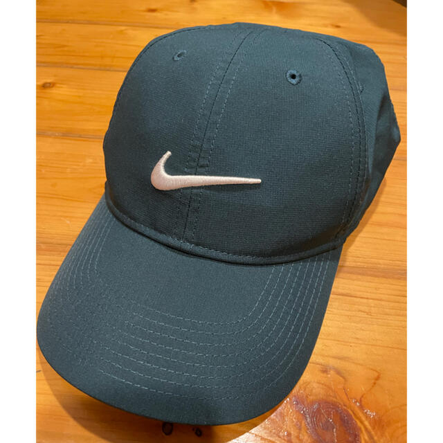 NIKE(ナイキ)のNIKE ナイキ  キャップ　ドライフィット　未使用品　ダークグリーン メンズの帽子(キャップ)の商品写真