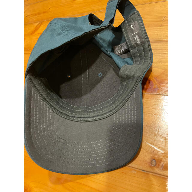 NIKE(ナイキ)のNIKE ナイキ  キャップ　ドライフィット　未使用品　ダークグリーン メンズの帽子(キャップ)の商品写真