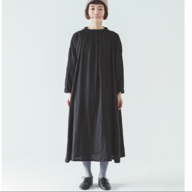 nest Robe(ネストローブ)の【3/10値下げ】nest robe リネンシャーリングネックワンピース レディースのワンピース(ロングワンピース/マキシワンピース)の商品写真