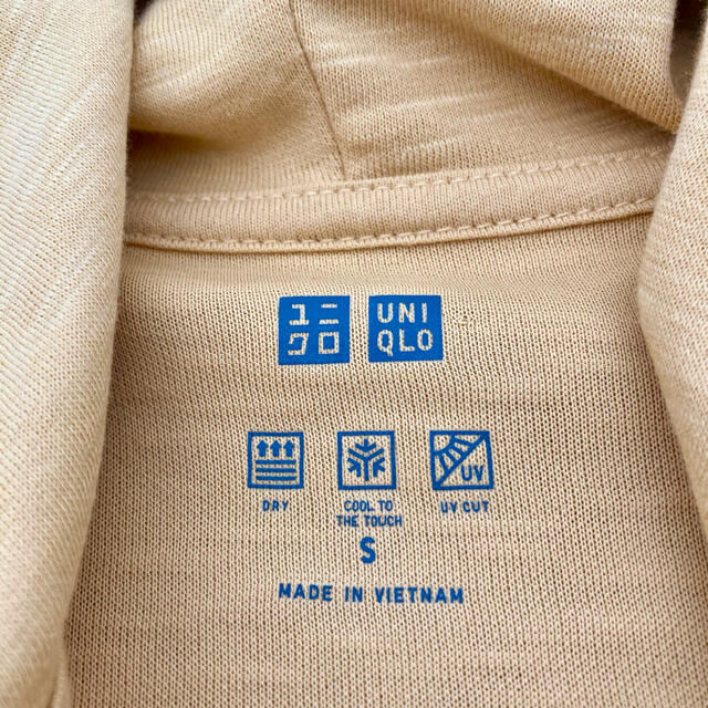 UNIQLO(ユニクロ)のユニクロ エアリズムUVカットパーカー メンズS イエロー　ほぼ未使用 メンズのトップス(パーカー)の商品写真