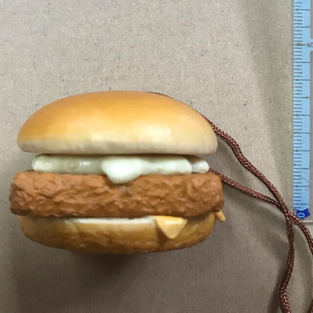 マクドナルド(マクドナルド)のフィレオフィッシュキーホルダー エンタメ/ホビーのエンタメ その他(その他)の商品写真