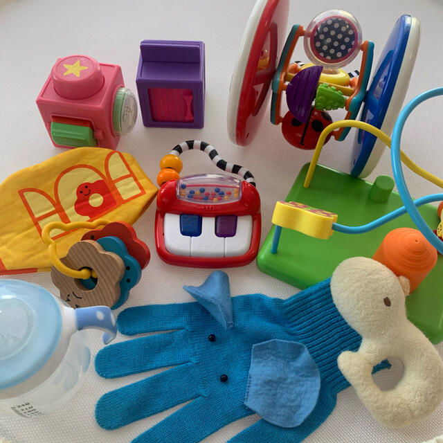 Sassy(サッシー)の【送料込み】赤ちゃん　おもちゃ＆マグ キッズ/ベビー/マタニティのおもちゃ(知育玩具)の商品写真