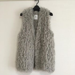 お買い得低価 Ameri VINTAGE - Ameri VINTAGE 美品✨ファー ベストの