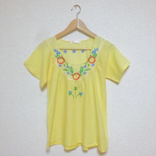 フラワー(flower)のflower used 花刺繍イエロートップス(Tシャツ(半袖/袖なし))