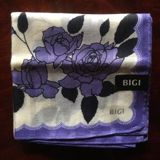 【新品未使用品】BIGI ハンカチ　紫　薔薇　上品(ハンカチ)