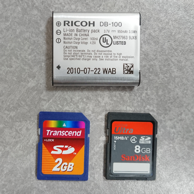 RICOH(リコー)の【送料無料】HD動画も撮影可能　デジタルカメラ　RICOH CX4 スマホ/家電/カメラのカメラ(コンパクトデジタルカメラ)の商品写真