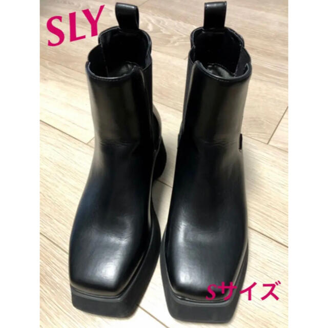 SLY(スライ)の最終価格☆SLY スライ　SIDEGOA WEDGE ブーツ　ブラック　Sサイズ レディースの靴/シューズ(ブーツ)の商品写真