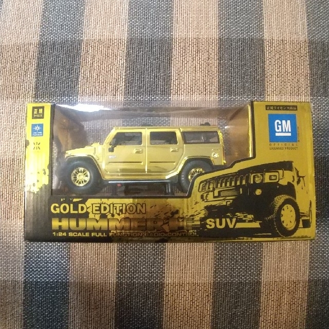 【未開封】ラジコン HUMMER H2 GOLD 1/24スケール エンタメ/ホビーのおもちゃ/ぬいぐるみ(ホビーラジコン)の商品写真