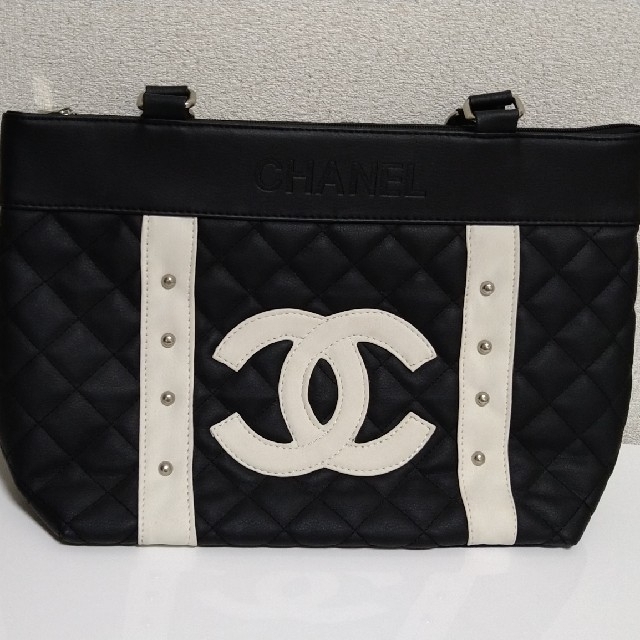 CHANEL　黒トートバッグ