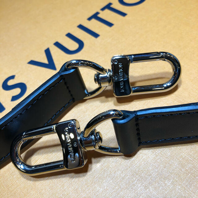 LOUIS VUITTON(ルイヴィトン)のLOUIS VUITTON M52005 PDV PM ショルダーストラップ メンズのバッグ(ビジネスバッグ)の商品写真