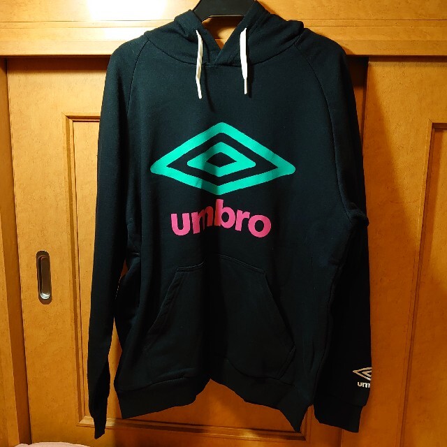 UMBRO(アンブロ)のアンブロ レディース  スウエツトパーカー  スポーツウェア ブラック XL レディースのトップス(パーカー)の商品写真