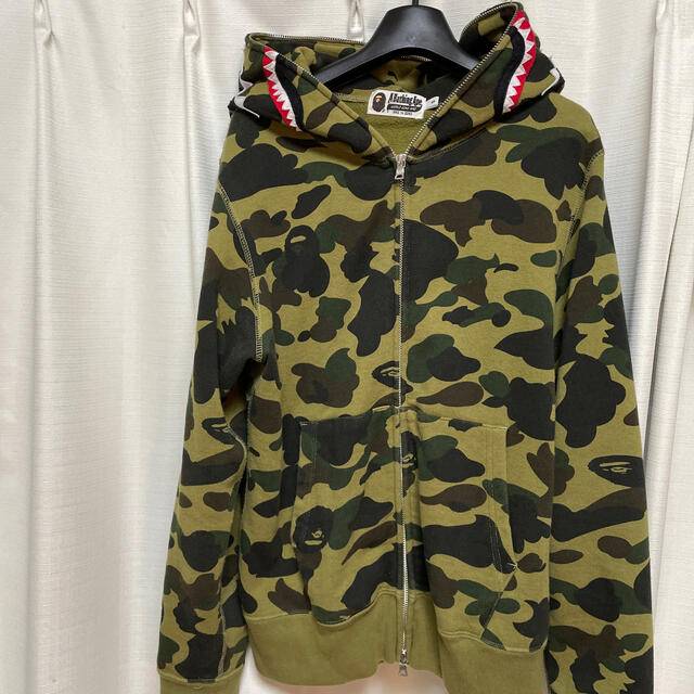 A・BATHING APE シャークパーカー