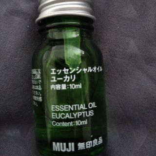 ムジルシリョウヒン(MUJI (無印良品))の使用品　無印良品エッセンシャルオイルユーカリ10ml(エッセンシャルオイル（精油）)