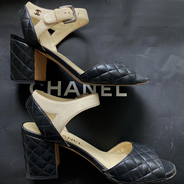 CHANEL(シャネル)のシャネル　サンダル　マトラッセ　バイカラー レディースの靴/シューズ(サンダル)の商品写真