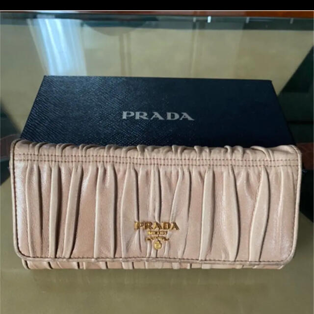 PRADA(プラダ)のパイン様専用☆PRADA プラダ ナッパゴフレ 羊革 長財布 レディースのファッション小物(財布)の商品写真