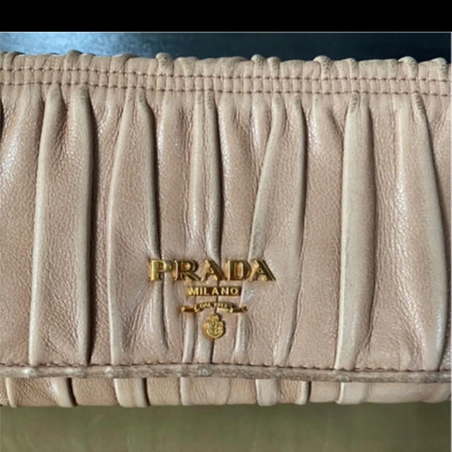 PRADA(プラダ)のパイン様専用☆PRADA プラダ ナッパゴフレ 羊革 長財布 レディースのファッション小物(財布)の商品写真