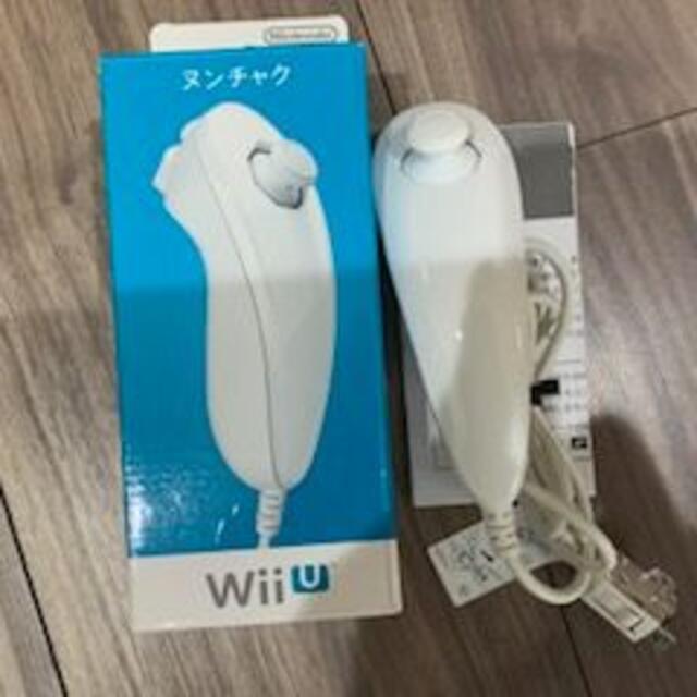 任天堂(ニンテンドウ)のヌンチャク (シロ)　WiiU エンタメ/ホビーのゲームソフト/ゲーム機本体(その他)の商品写真