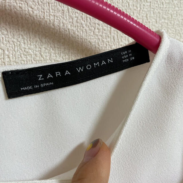 ZARA(ザラ)のZARA ザラ　とろみ　フリルブラウス　トップス レディースのトップス(シャツ/ブラウス(半袖/袖なし))の商品写真