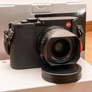 ライカ(LEICA)のLEICA Q (TYP 116) BLACK 中古美品（防湿庫保管＋おまけ）(デジタル一眼)