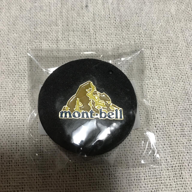 mont bell(モンベル)のモンベル　ピンバッチ  ゴールド エンタメ/ホビーのアニメグッズ(バッジ/ピンバッジ)の商品写真