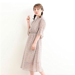 マジェスティックレゴン(MAJESTIC LEGON)のミニフラワー ワンピース 小花柄 ピンク ピンクベージュ(ひざ丈ワンピース)