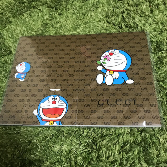 Gucci(グッチ)のドラえもん　GUCCI エンタメ/ホビーのおもちゃ/ぬいぐるみ(キャラクターグッズ)の商品写真