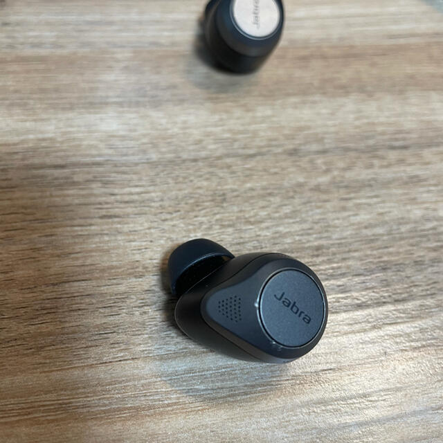 (特価) Jabra Elite 85 充電ケースなし！！ スマホ/家電/カメラのオーディオ機器(ヘッドフォン/イヤフォン)の商品写真