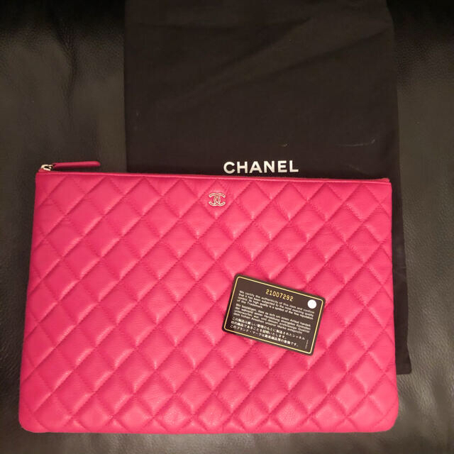 CHANEL - 期間限定値下げ シャネル フューシャピンク クラッチ