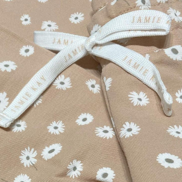 新品未開封 ❁ JAMIE KAY デイジー柄 ショートパンツ キッズ/ベビー/マタニティのベビー服(~85cm)(パンツ)の商品写真