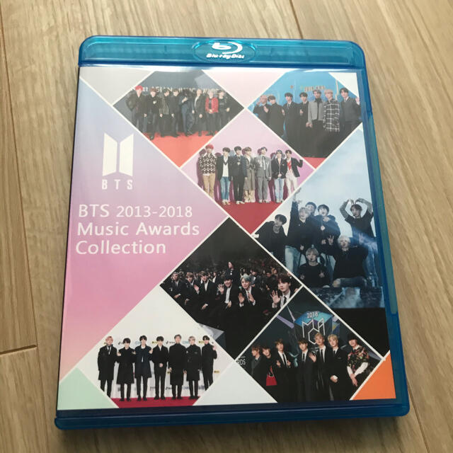 防弾少年団(BTS)(ボウダンショウネンダン)のBTS 2013-2018 ミュージックアワード ブルーレイ エンタメ/ホビーのCD(K-POP/アジア)の商品写真