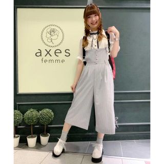 アクシーズファム(axes femme)のサス付き　ワイドパンツ(カジュアルパンツ)