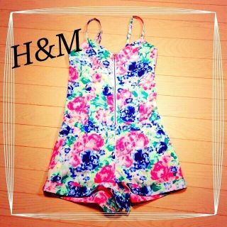 エイチアンドエム(H&M)のH&M♥花柄ロンパース(サロペット/オーバーオール)