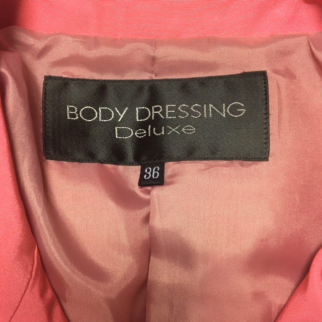 BODY DRESSING Deluxe(ボディドレッシングデラックス)の極美品⭐︎BODY DRESSING DELUX⭐︎ピンクトレンチコート⭐︎36 レディースのジャケット/アウター(トレンチコート)の商品写真