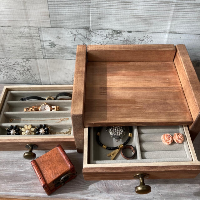 アクセサリートレイ付き】アクセサリー収納 小引き出し ジュエリーボックス 白茶の通販 by achio +|ラクマ アクセサリートレイ付き】アクセサリー収納 小引き出し ジュエリーボックス 白茶の通販 by achio +|ラクマ
