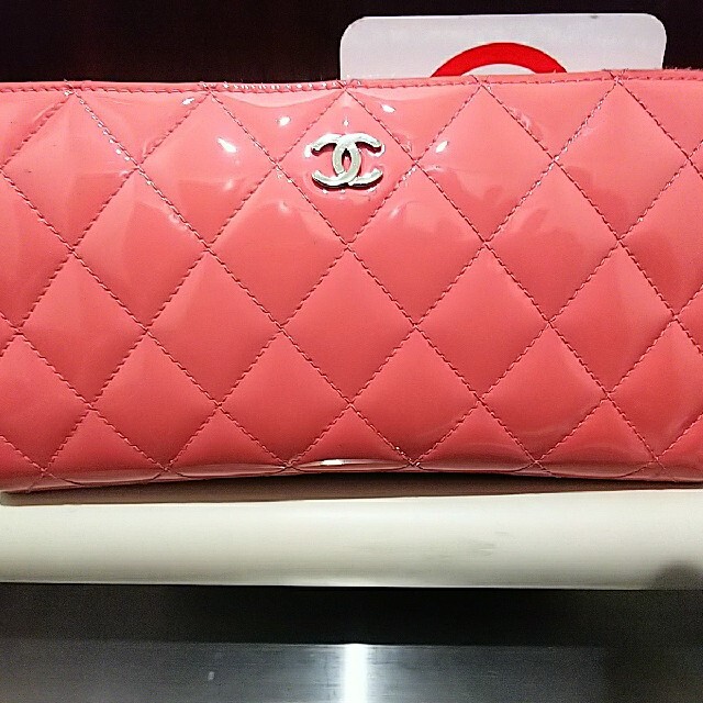 CHANEL(シャネル)の‼️完売‼️シャネル ラウンド長財布 エナメルピンク メンズのファッション小物(長財布)の商品写真