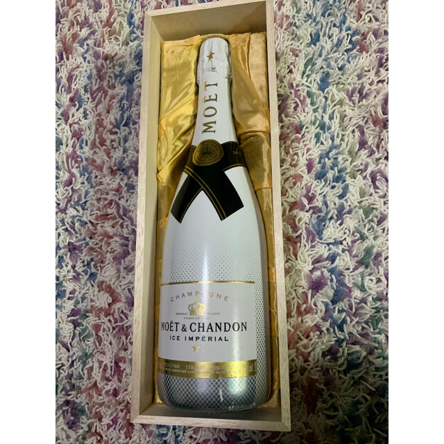 MOËT & CHANDON(モエエシャンドン)のモエシャンドン　アイスアンペリアル 食品/飲料/酒の酒(シャンパン/スパークリングワイン)の商品写真