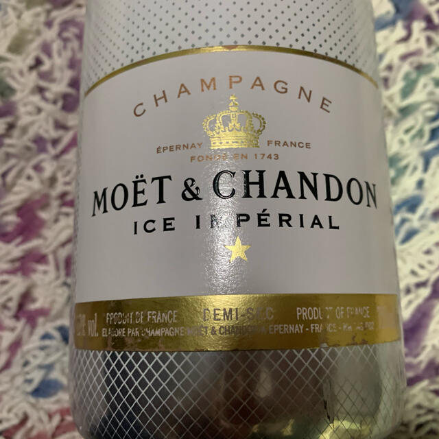 MOËT & CHANDON(モエエシャンドン)のモエシャンドン　アイスアンペリアル 食品/飲料/酒の酒(シャンパン/スパークリングワイン)の商品写真