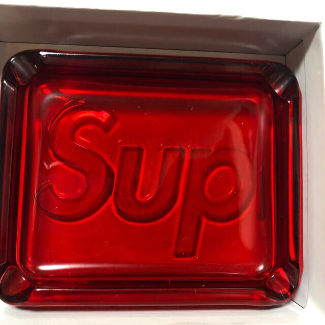 Supreme(シュプリーム)のSupreme Debossed Glass Ashtray 灰皿 インテリア/住まい/日用品のインテリア小物(灰皿)の商品写真