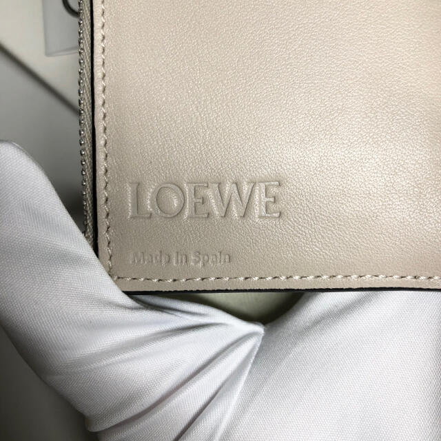 LOEWE(ロエベ)の激レア【本物】ロエベ  バーティカル ウォレット レディースのファッション小物(財布)の商品写真