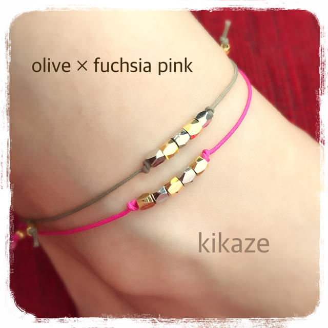 fuchsia pink＊足元にアクセント＊コード アンクレット 男女兼用  レディースのアクセサリー(アンクレット)の商品写真