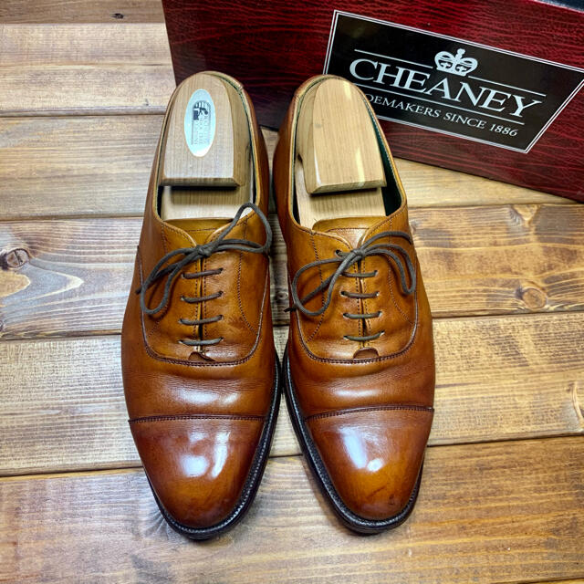 《CHEANEY×TOMORROWLAND》箱付属キャップトゥ　7F