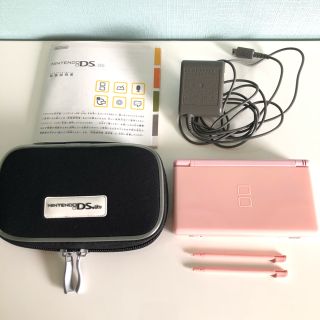 ニンテンドウ(任天堂)の【美品】Nintendo DS Lite 本体 ピンク 充電器・保存ケース付き(家庭用ゲーム機本体)