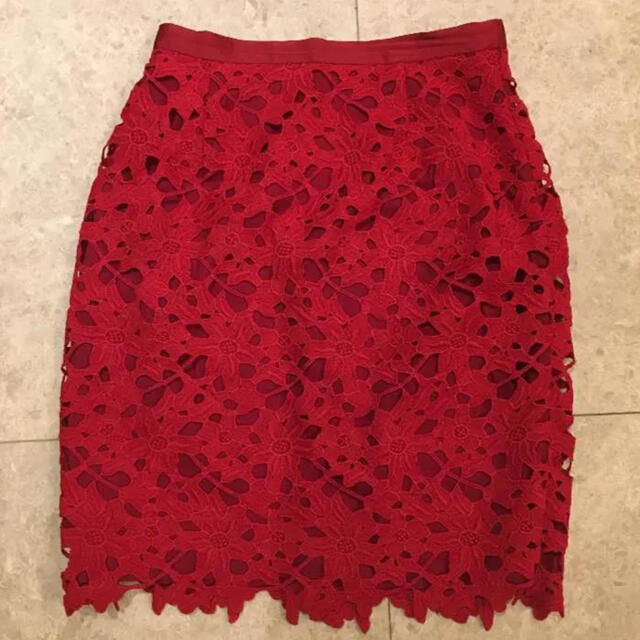 JUSGLITTY(ジャスグリッティー)のジャスグリッティー レースタイトスカート 花柄 サイズ2 レディースのスカート(ひざ丈スカート)の商品写真