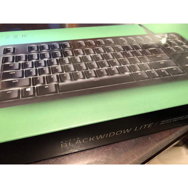 美品 Razer BlackWidow Lite JP ゲーミングキーボード スマホ/家電/カメラのPC/タブレット(PC周辺機器)の商品写真