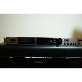 TASCAM ( タスカム )  DA-3000　　専用出品(その他)