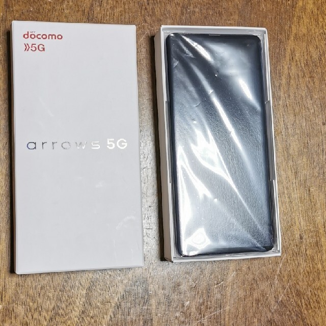 富士通(フジツウ)の【新品未使用】docomo arrows 5G F-51A/K スマホ/家電/カメラのスマートフォン/携帯電話(スマートフォン本体)の商品写真