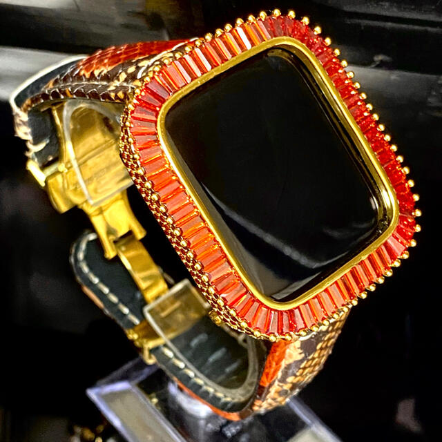 アップルウォッチ用カスタムカバーベルトセット　特別モデル メンズの時計(腕時計(デジタル))の商品写真