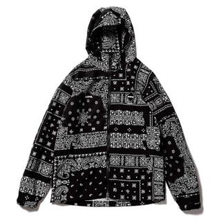 エフシーアールビー(F.C.R.B.)のFCRB サイズM ブラックバンダナ NYLON HOODED BLOUSON (ナイロンジャケット)