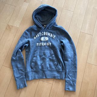 アバクロンビーアンドフィッチ(Abercrombie&Fitch)のアバクロ　プルオーバーパーカー　Sサイズ(パーカー)